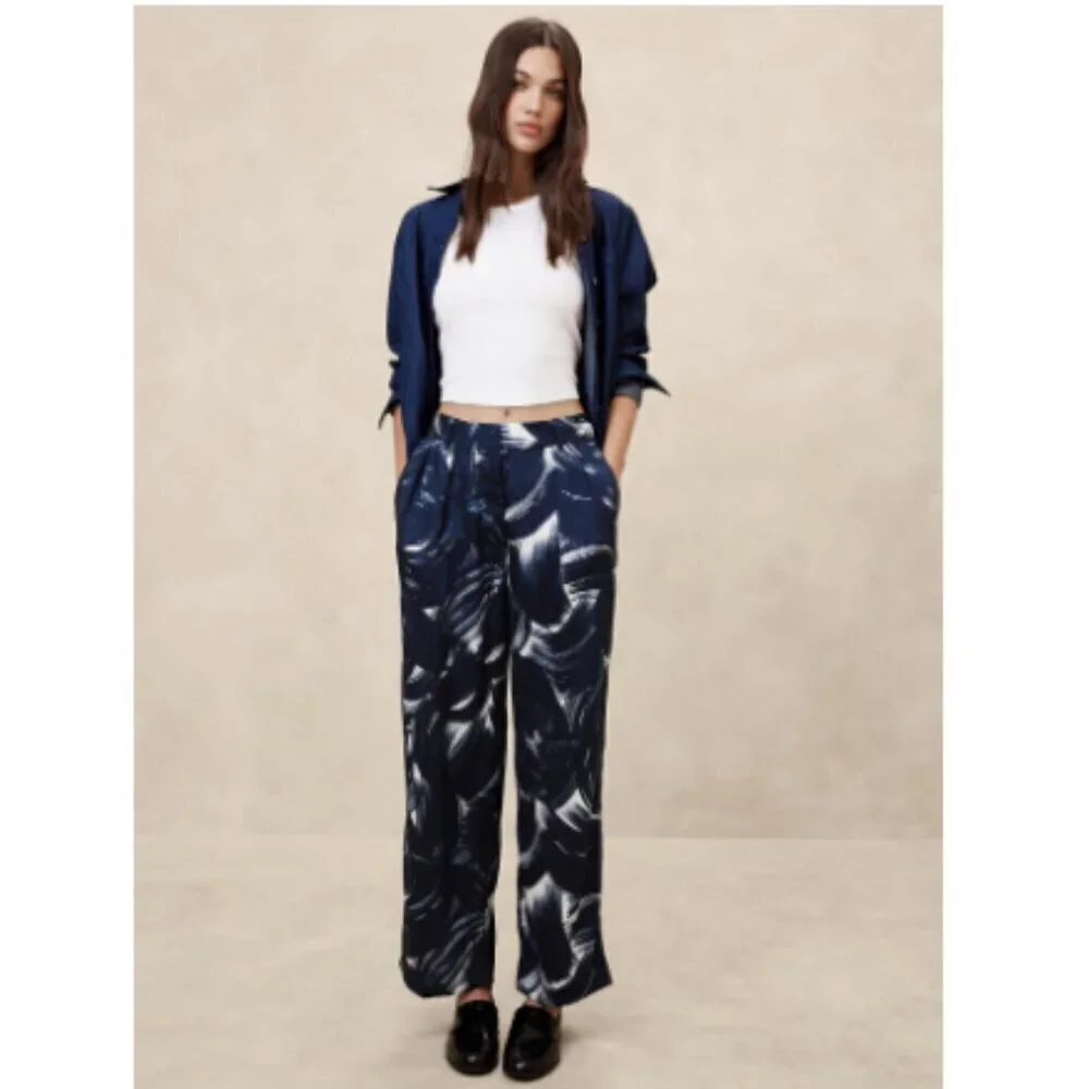 Banana Republic SILKY Relaxed Wide Leg Pleated Navy Blue Trousers Size 14 RT$120